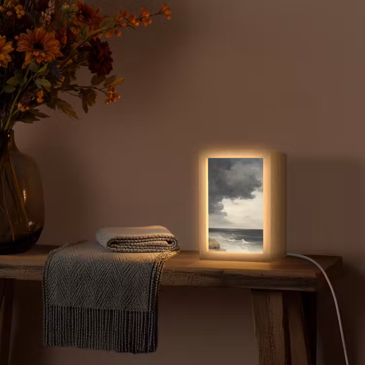 Kust - Golven - Rots - Storm Light Box met kabel (Tafellamp) klein -sfeer4