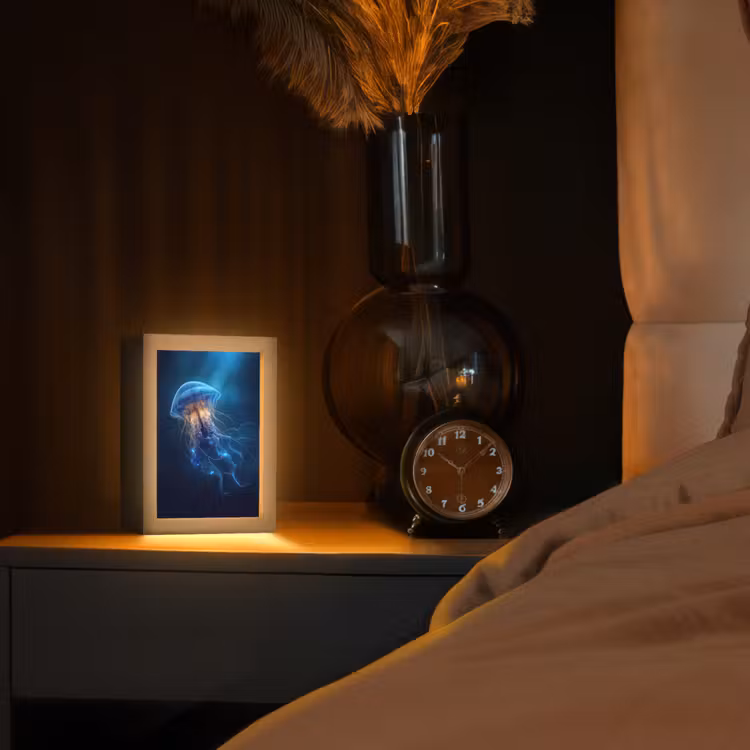 Kwal - Lichtgevend - Tentakels - Blauw Light Box met kabel (Tafellamp) klein -sfeer1