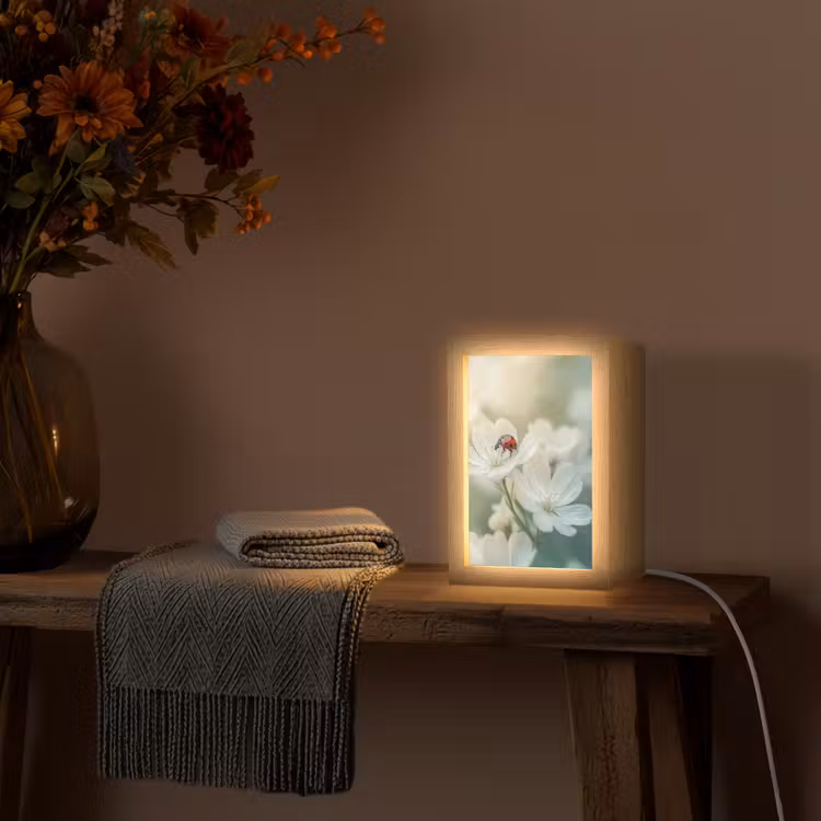Lieveheersbeestje - Bloemen - Wit Light Box met kabel (Tafellamp) klein -sfeer4