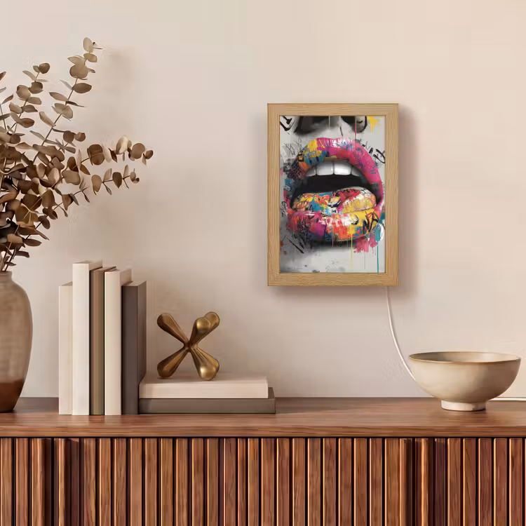 Lippen - Graffiti - Expressief Light Box met kabel (Tafellamp) klein -sfeer2