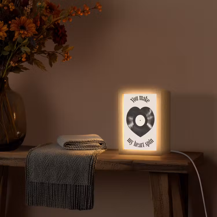 Love - Muziek - Quote Light Box met kabel (Tafellamp) klein -sfeer4
