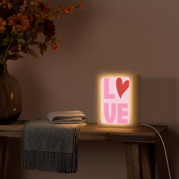 Love - Roze - Hart - Valentijn Light Box met kabel (Tafellamp) klein -sfeer4