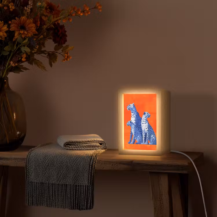 Luipaarden - Stippen - Oranje Light Box met kabel (Tafellamp) klein -sfeer4
