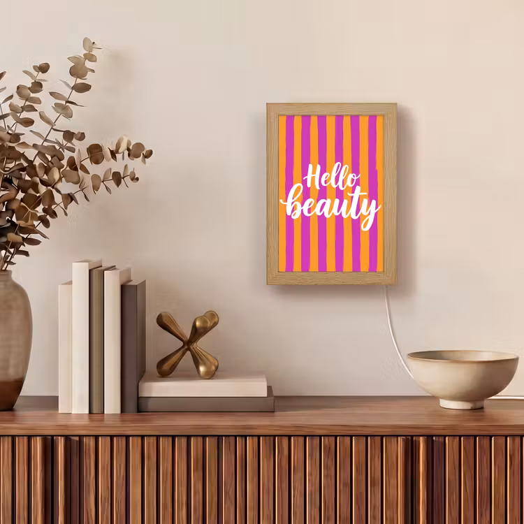 Modern - Hello - Oranje Light Box met kabel (Tafellamp) klein -sfeer2