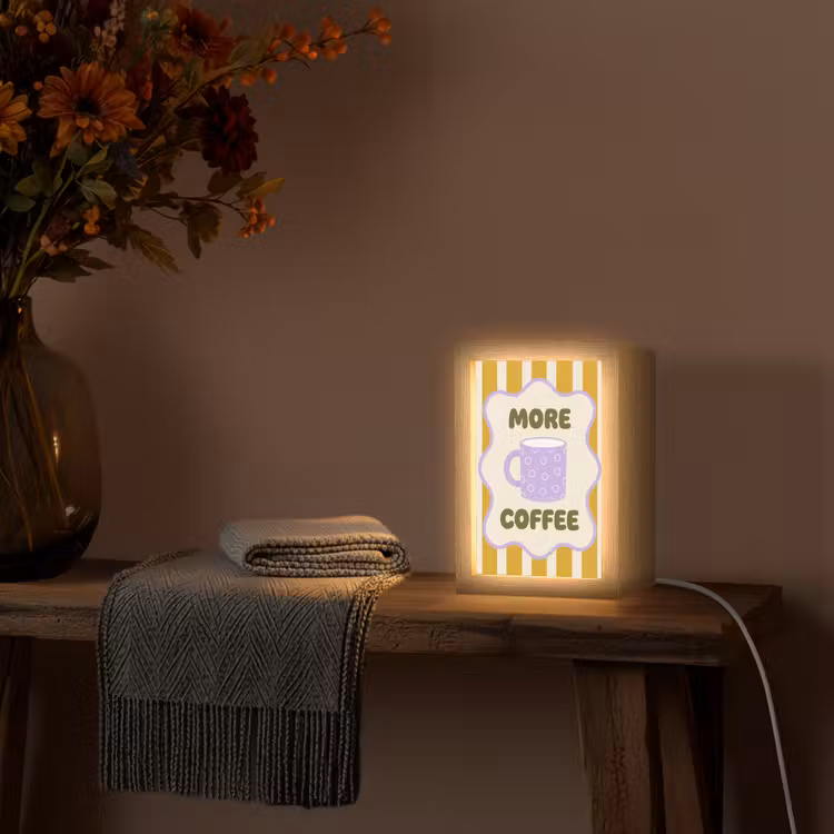 More coffee - Geel - Paars - Strepen - Mok Light Box met kabel (Tafellamp) klein -sfeer4