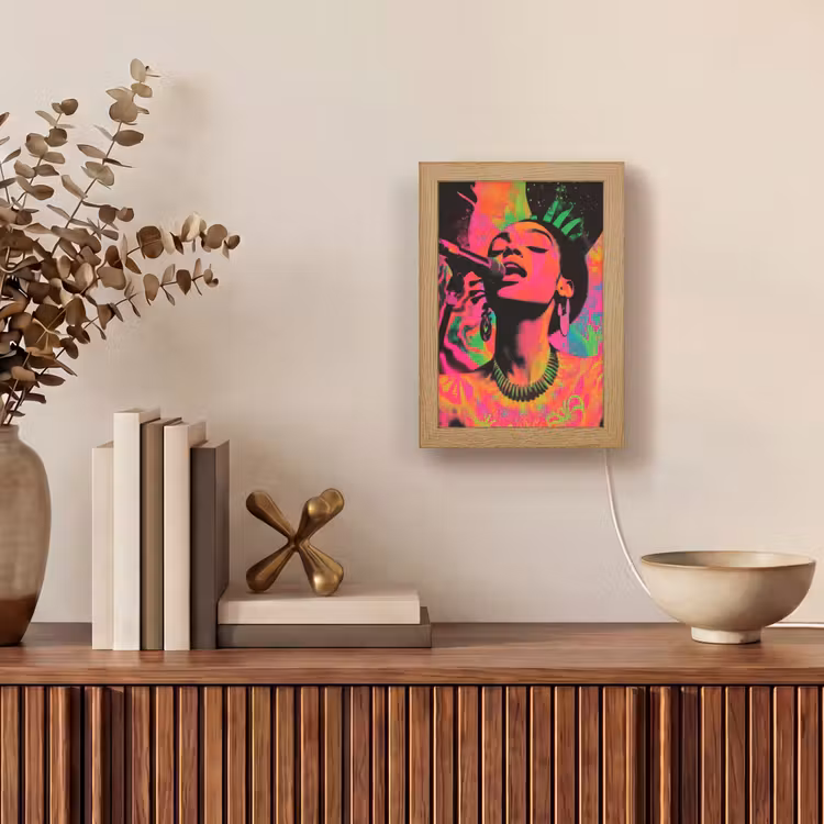 Neon - Vrouw - Microfoon Light Box met kabel (Tafellamp) klein -sfeer2