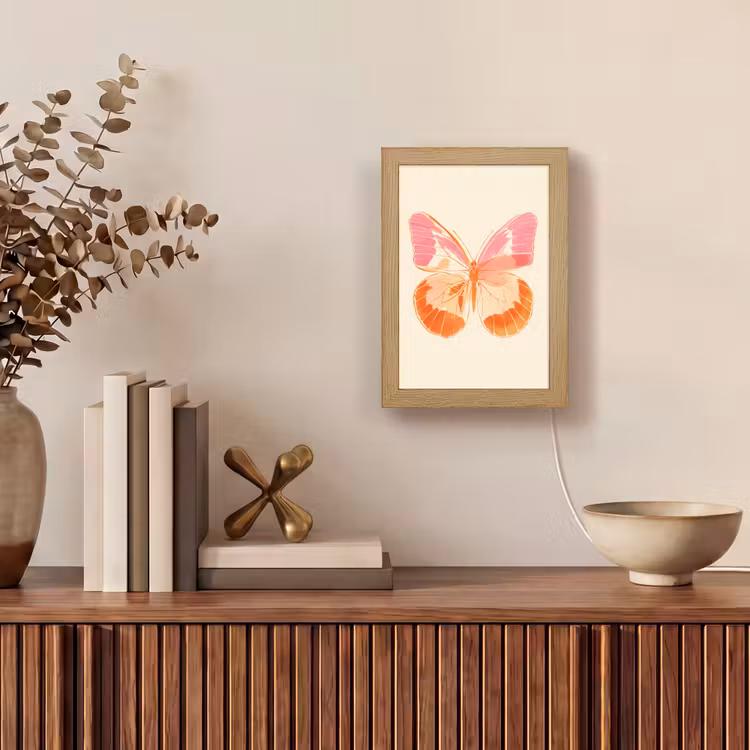 Oranje - Vlinder - Minimalistisch Light Box met kabel (Tafellamp) klein -sfeer2
