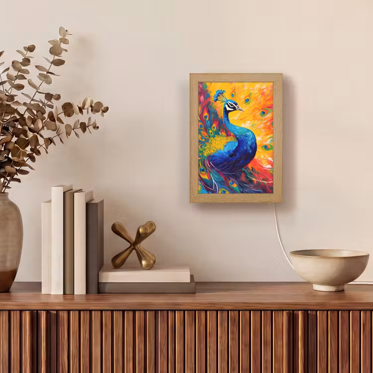 Pauw - Kunst - Schilderij - Pauwenveren Light Box met kabel (Tafellamp) klein -sfeer2