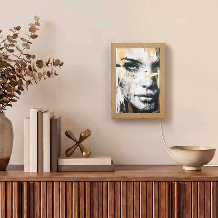 Portret - Vrouw - Penseelstreken - Goud Light Box met kabel (Tafellamp) klein -sfeer2