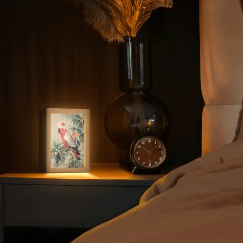Roze kuifkaketoe - Tak met vruchten - Bladeren Light Box met kabel (Tafellamp) klein -sfeer1
