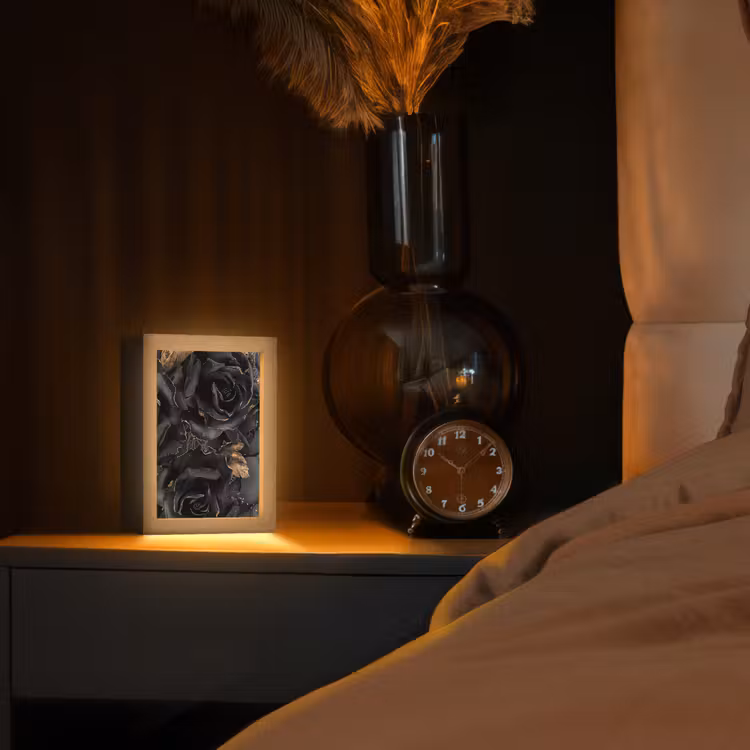 Rozen - Zwart - Bloemen - Goud Light Box met kabel (Tafellamp) klein -sfeer1