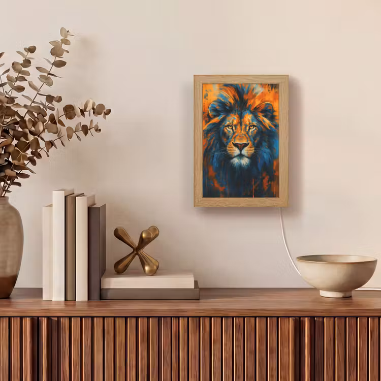 Schilderij - Leeuwenkop - Oranje Light Box met kabel (Tafellamp) klein -sfeer2