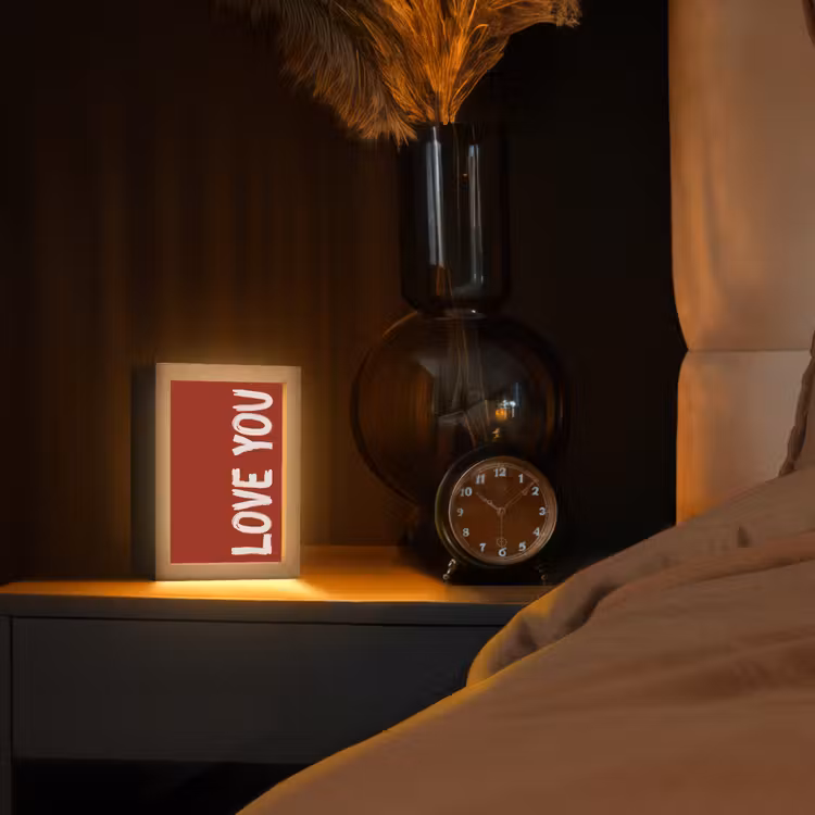Schuin - Loveyou - Rood Light Box met kabel (Tafellamp) klein -sfeer1