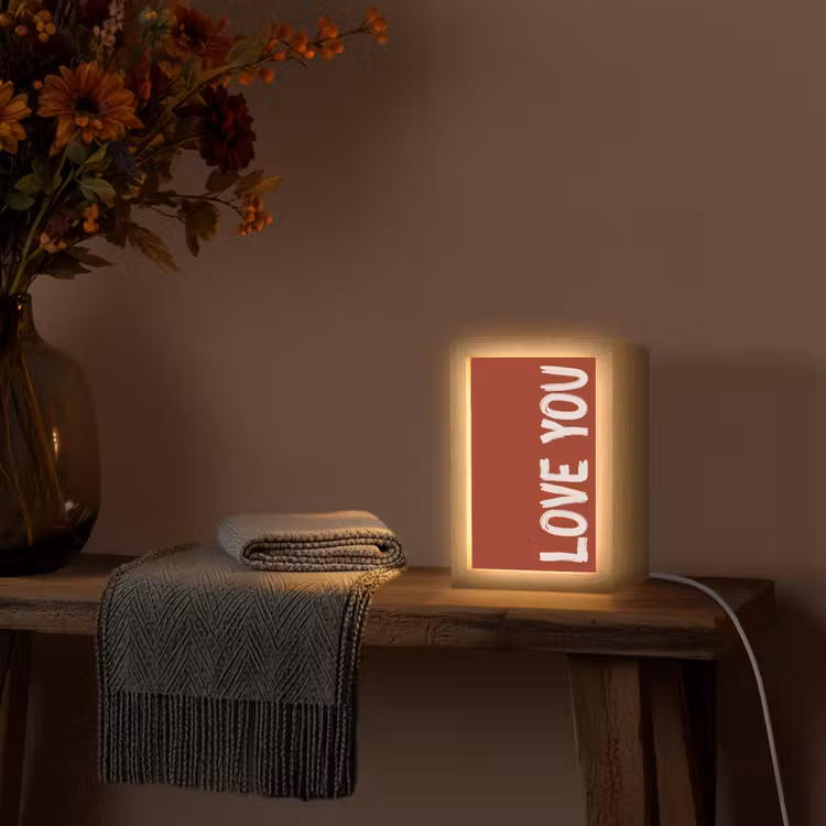 Schuin - Loveyou - Rood Light Box met kabel (Tafellamp) klein -sfeer4