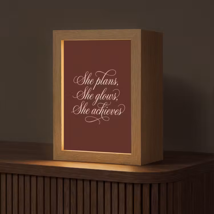 She plans she glows she achieves - Rood - Cursief Light Box met kabel (Tafellamp) klein -z3d_website