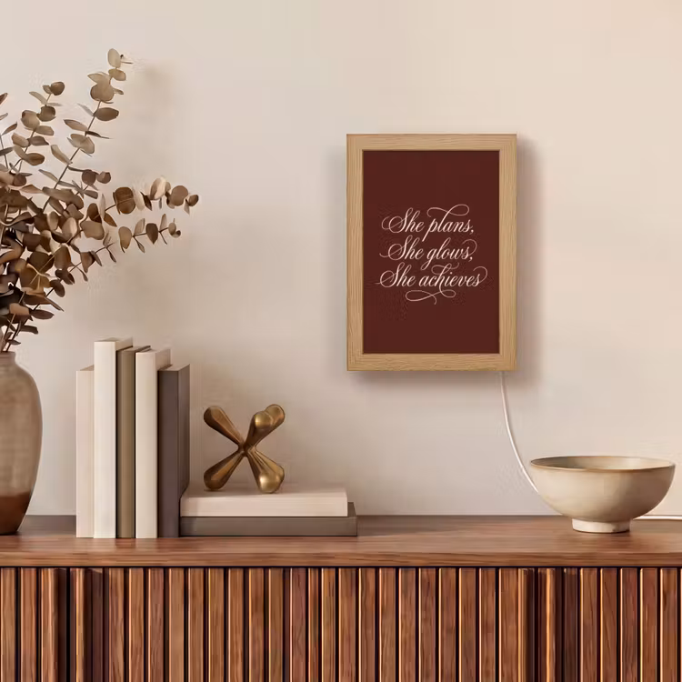 She plans she glows she achieves - Rood - Cursief Light Box met kabel (Tafellamp) klein -sfeer2