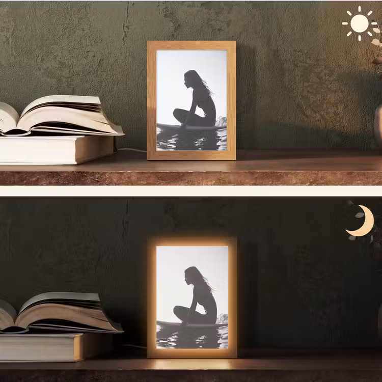 Silhouet - Vrouw - Surfplank - Water Light Box met kabel (Tafellamp) klein -sfeer3