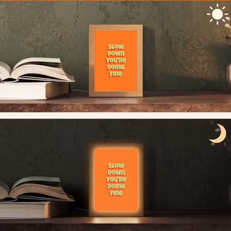Slow down you're doing fine - Oranje - Simple Light Box met kabel (Tafellamp) klein -sfeer3