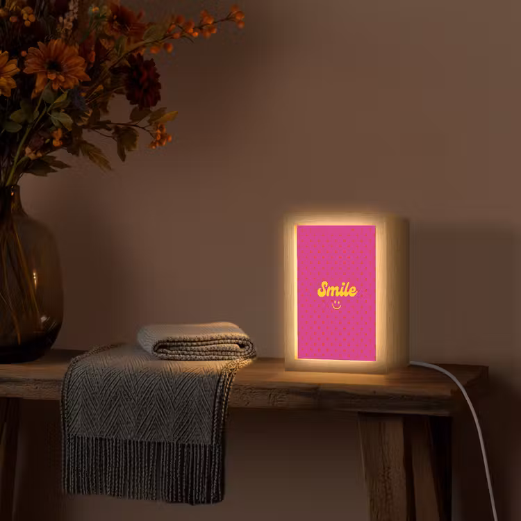 Smile - Stippen - Geel - Smiley - Roze Light Box met kabel (Tafellamp) klein -sfeer4