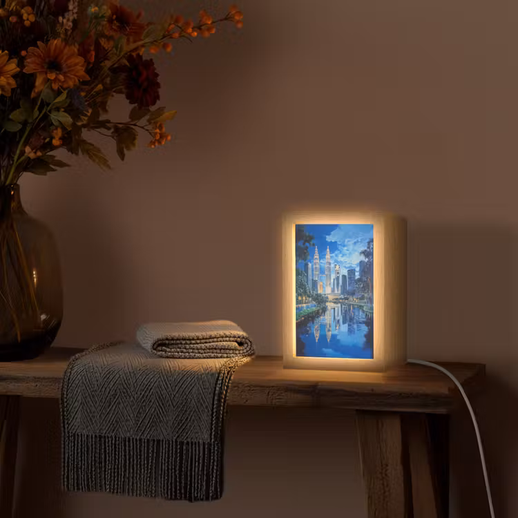 Stad Kuala Lumpur - Skyline - Wolkenkrabbers - Water Light Box met kabel (Tafellamp) klein -sfeer4