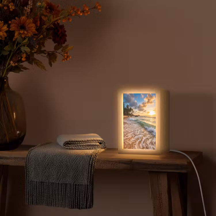 Strand - Zonsondergang - Golven - Natuur - Goud Light Box met kabel (Tafellamp) klein -sfeer4