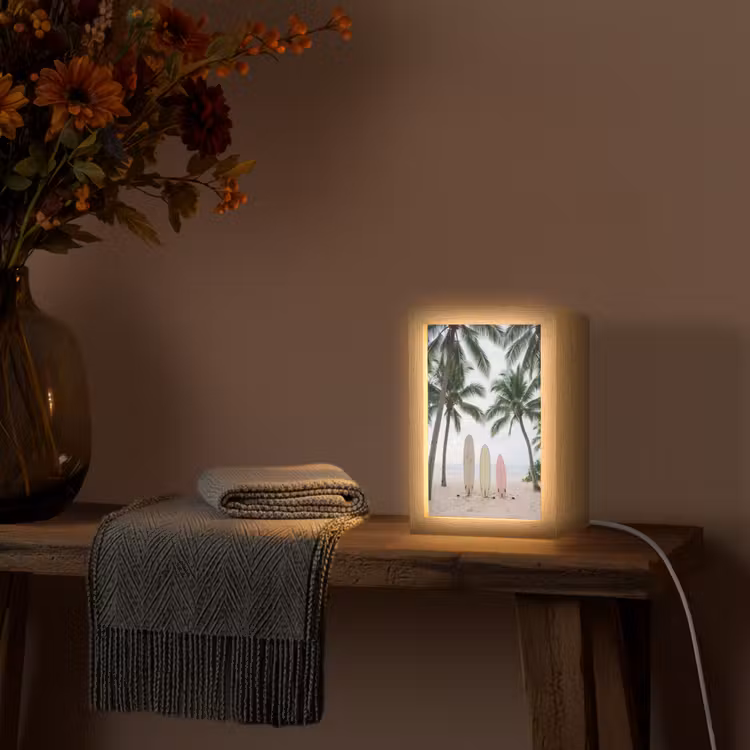 Surfboard - Palmbomen - Kleurrijk Light Box met kabel (Tafellamp) klein -sfeer4