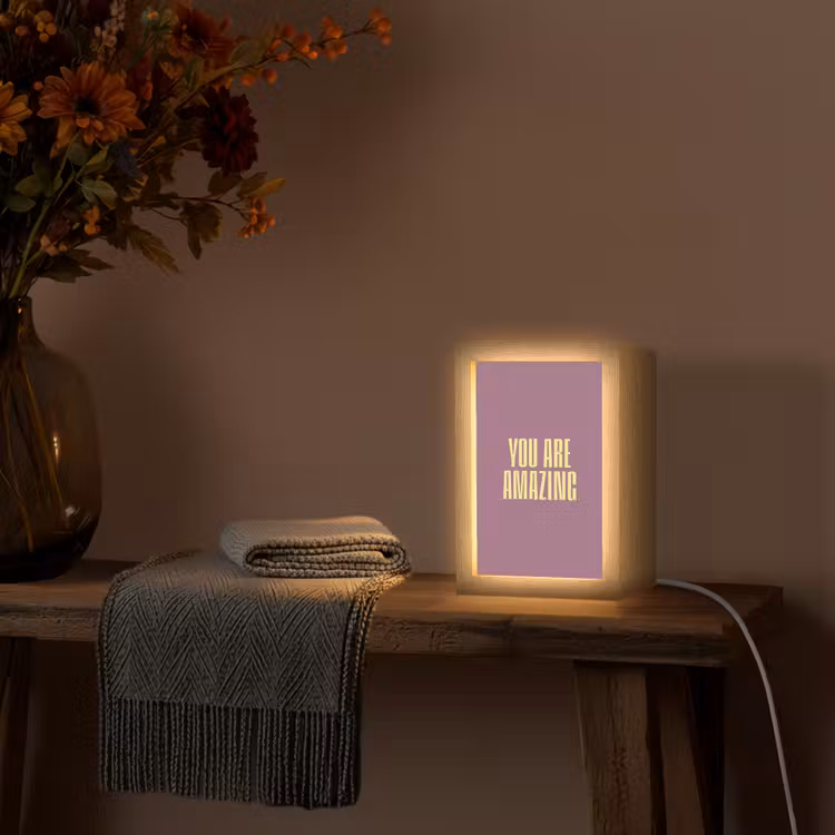 Tekst - Paars - Amazing Light Box met kabel (Tafellamp) klein -sfeer4