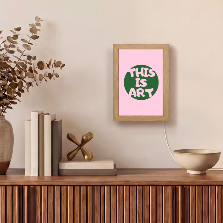 This is art - Tekst - Cirkel - Groen Light Box met kabel (Tafellamp) klein -sfeer2