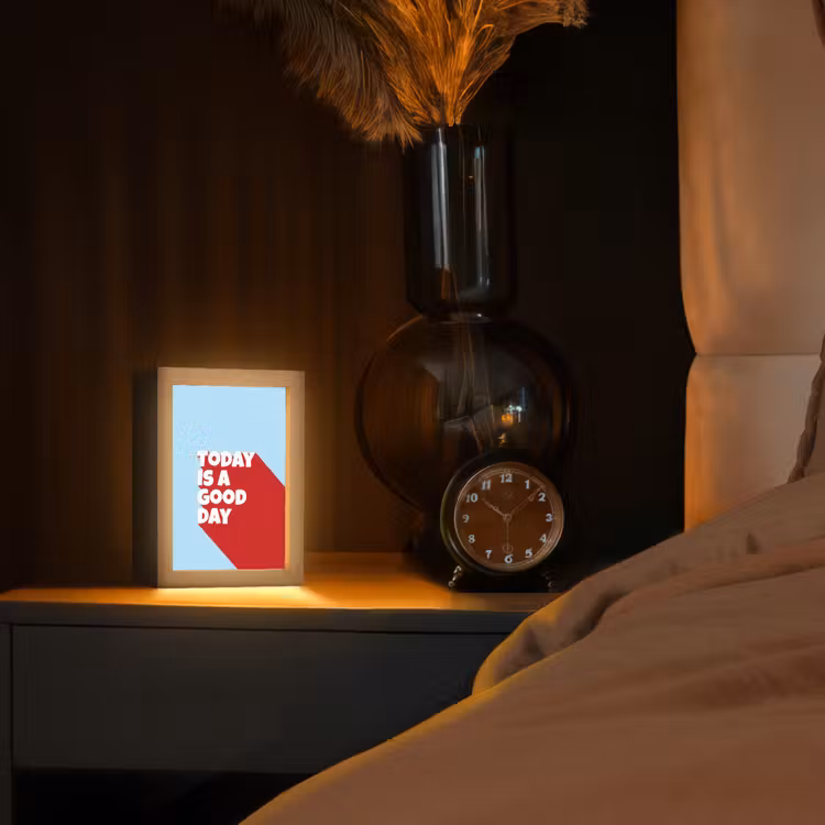 Today is a good day - Rood - lichtblauw Light Box met kabel (Tafellamp) klein -sfeer1