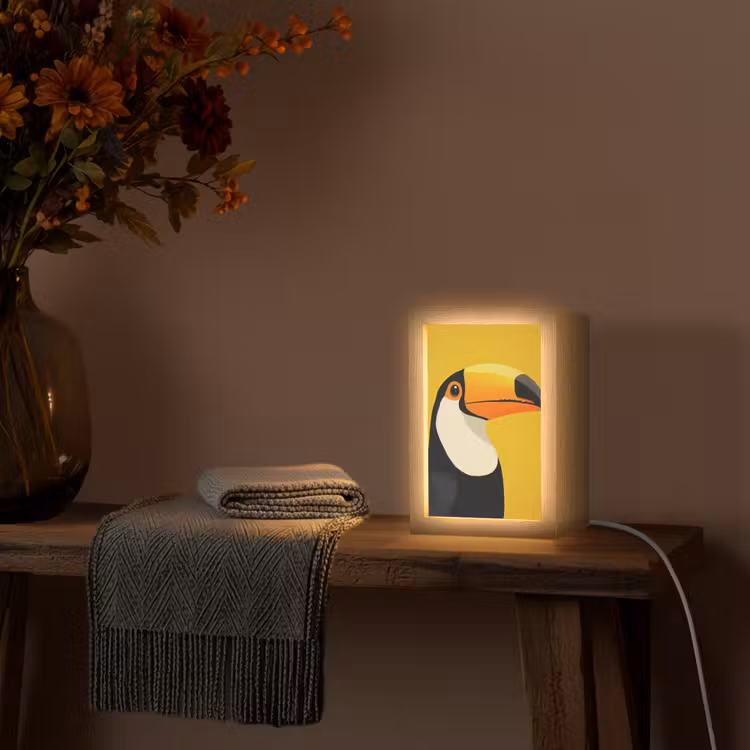 Toekan - Minimalistisch - Snavel - Oranje Light Box met kabel (Tafellamp) klein -sfeer4