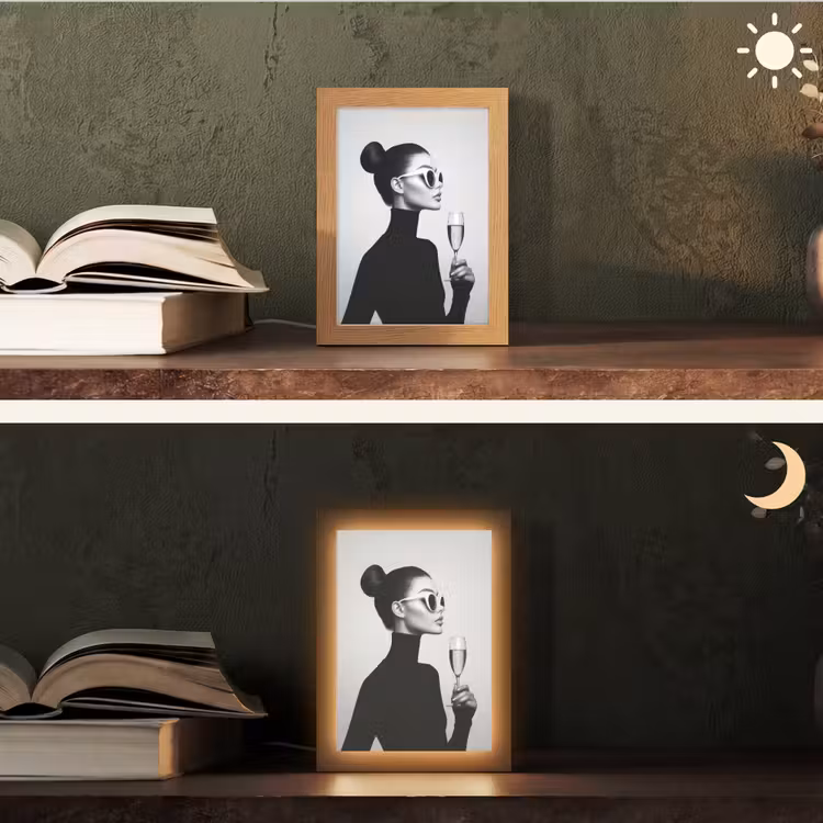 Vrouw - Champagne - Modern Light Box met kabel (Tafellamp) klein -sfeer3