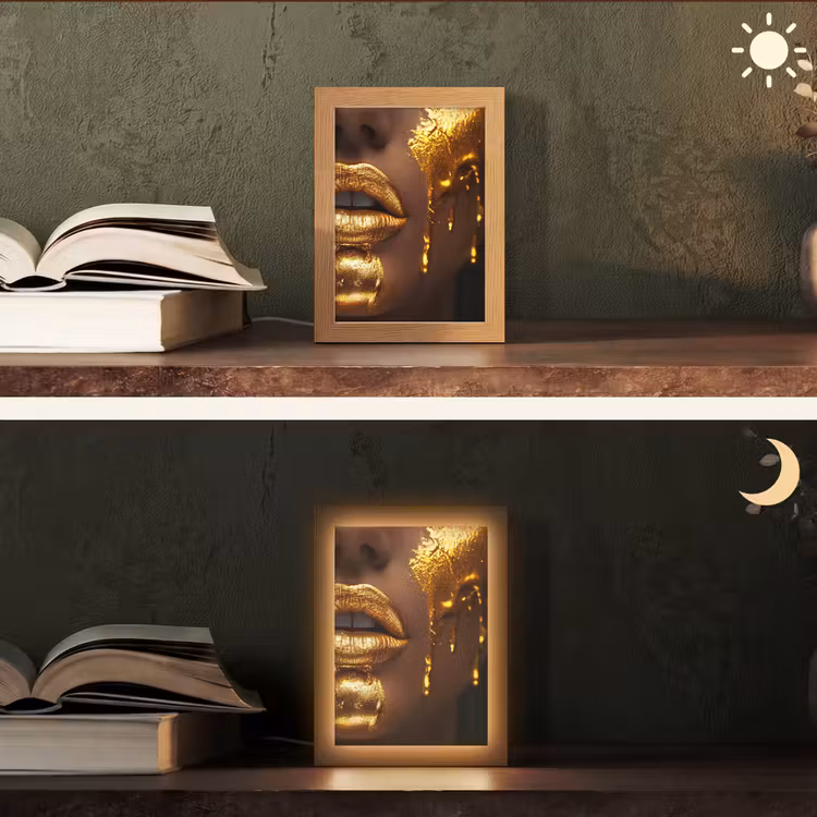 Vrouw - Goud - Gezicht - Verf - Lippen Light Box met kabel (Tafellamp) klein -sfeer3