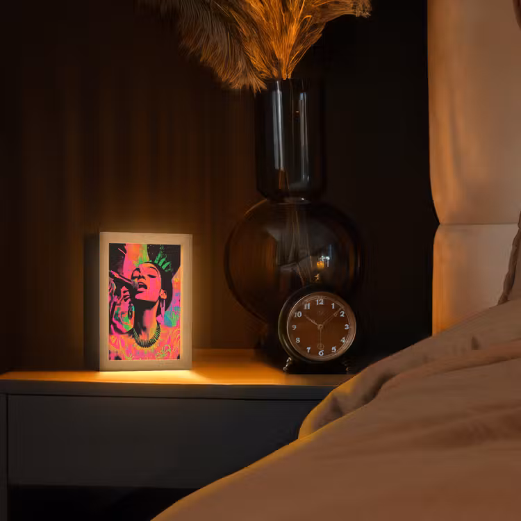 Vrouw - Microfoon - Neon Light Box met kabel (Tafellamp) klein -sfeer1