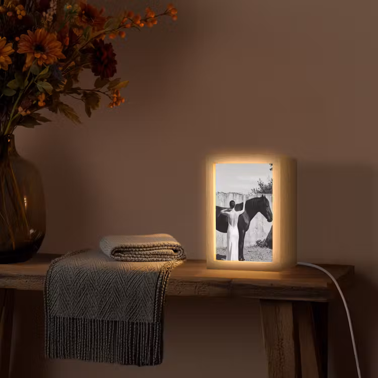 Vrouw - Paard - Artistiek Light Box met kabel (Tafellamp) klein -sfeer4