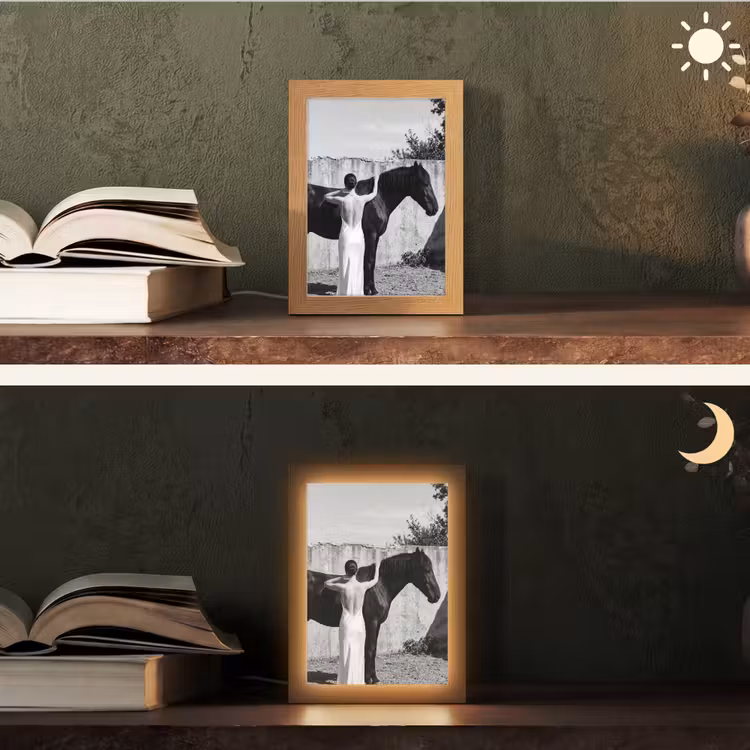 Vrouw - Paard - Artistiek Light Box met kabel (Tafellamp) klein -sfeer3