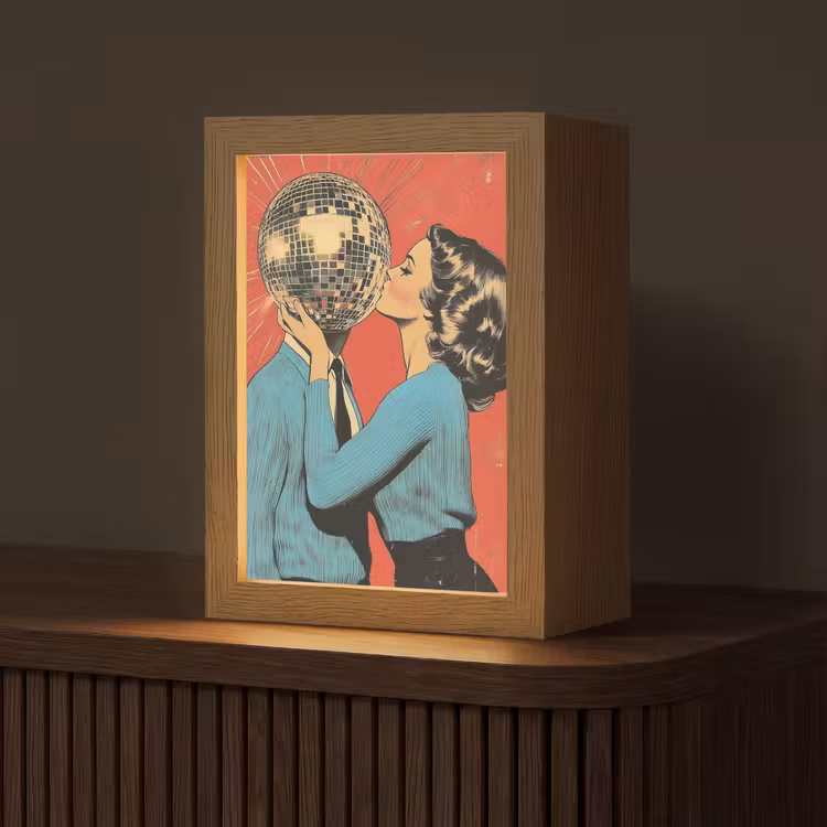 Vrouw - Retro - Discobal - Kus Light Box met kabel (Tafellamp) klein -z3d_website