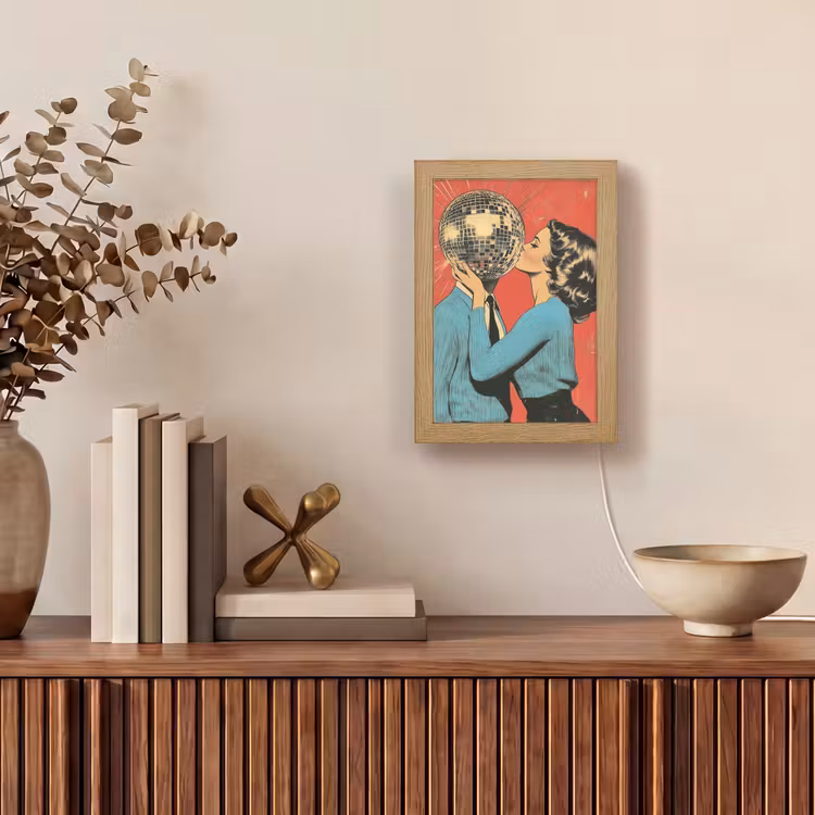 Vrouw - Retro - Discobal - Kus Light Box met kabel (Tafellamp) klein -sfeer2