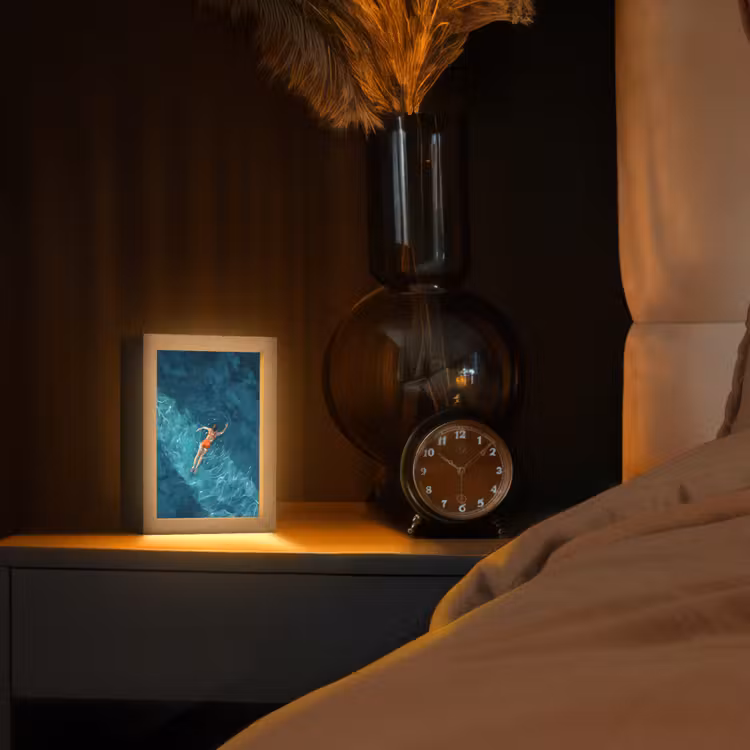 Vrouw - Water - Bikini - Oranje Light Box met kabel (Tafellamp) klein -sfeer1
