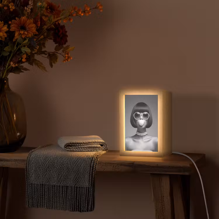 Vrouw - Zwart Wit - Ketting - Zonnebril Light Box met kabel (Tafellamp) klein -sfeer4