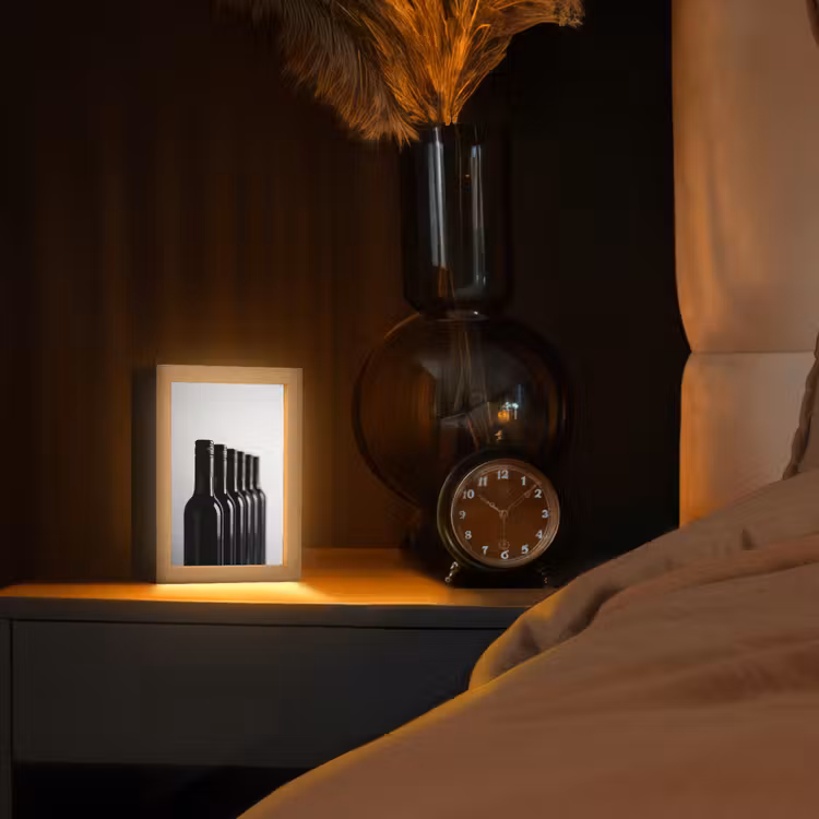 Wijnflessen - Zwart - Minimalistisch Light Box met kabel (Tafellamp) klein -sfeer1