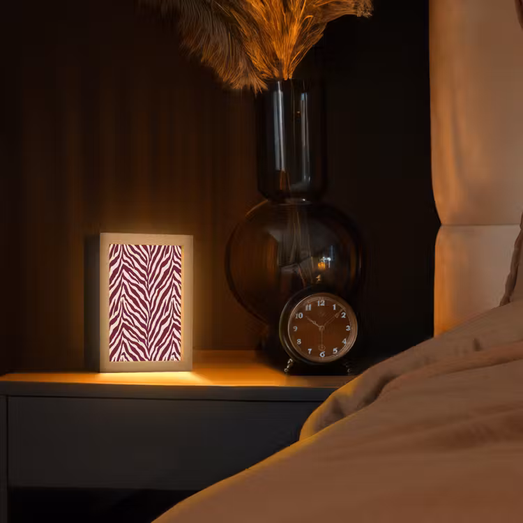 Zebra - Motief - Bordeaux - Rood Light Box met kabel (Tafellamp) klein 925 -sfeer1