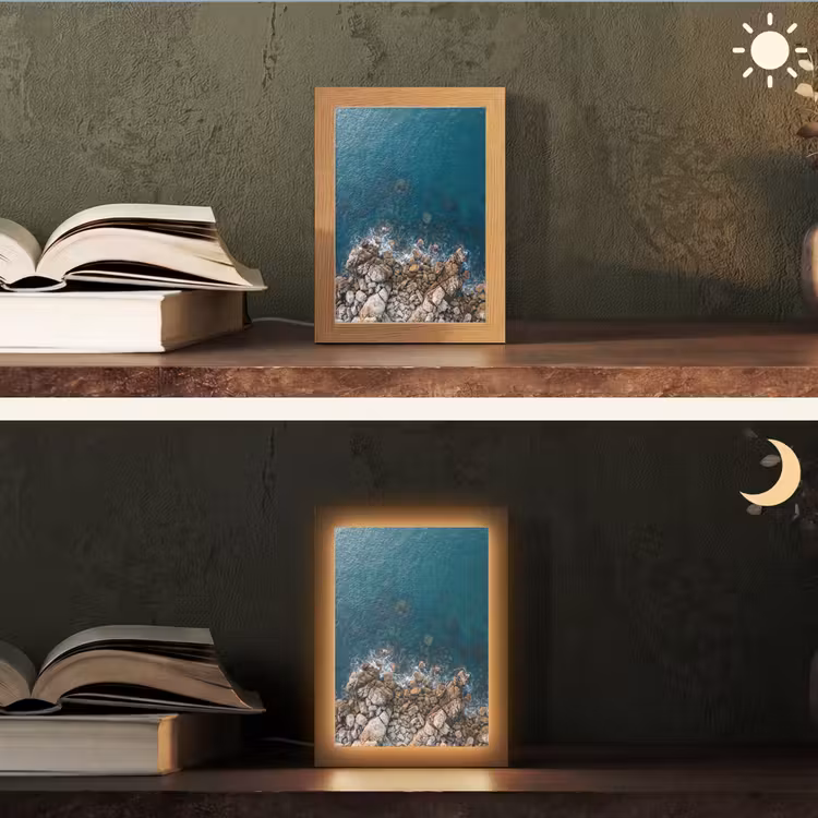 Zee - Kustlijn - Natuur - Abstract - Blauw Light Box met kabel (Tafellamp) klein -sfeer3