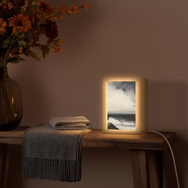 Zee - Rotsen - Storm Light Box met kabel (Tafellamp) klein -sfeer4