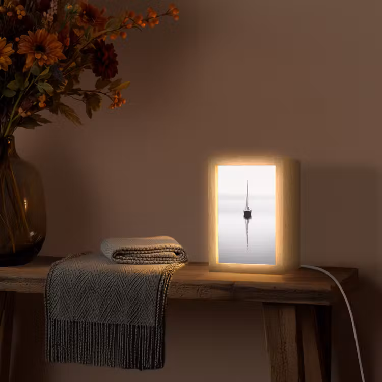 Zeilboot - Zwart - Water - Silhouet Light Box met kabel (Tafellamp) klein -sfeer4