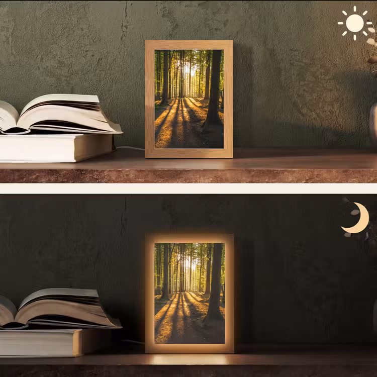 Zon - Bomen - Bos - Landschap - Natuur Light Box met kabel (Tafellamp) klein -sfeer3