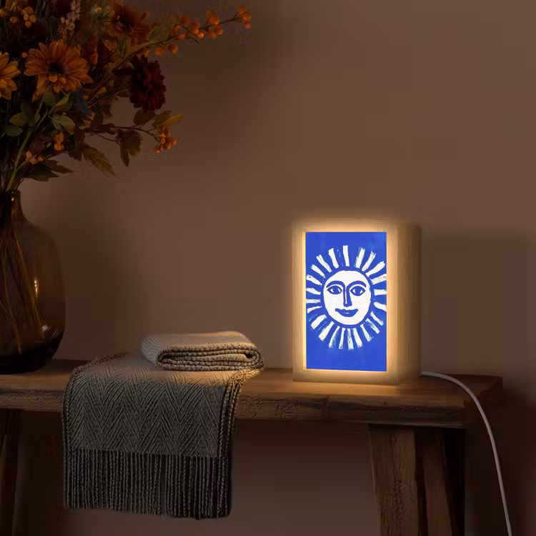 Zon - Gezicht - Penseelstructuur - Blauw Light Box met kabel (Tafellamp) klein -sfeer4