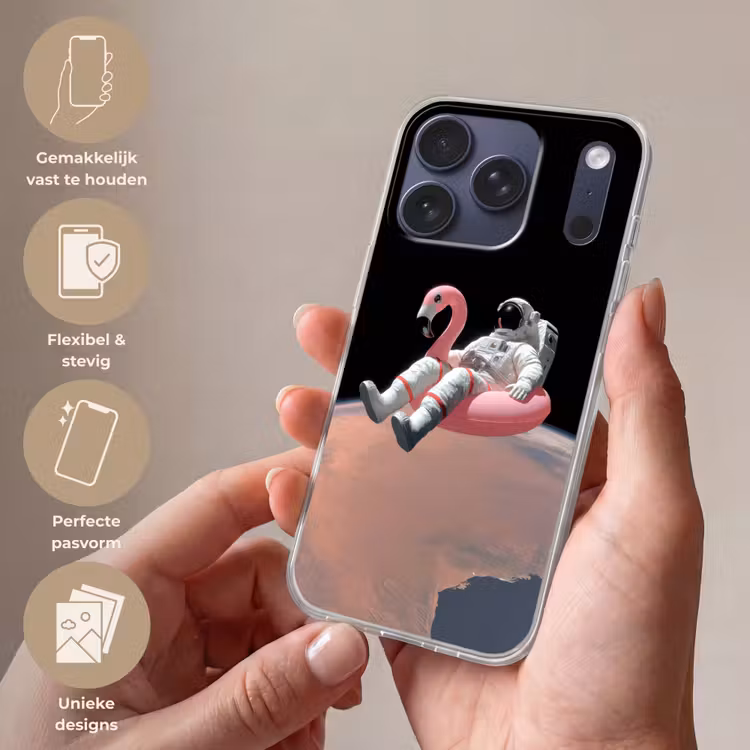 Astronaut - Flamingo - Zwemband - Roze Telefoonhoesje iPhone 17 Pro klein -sfeer3_NL