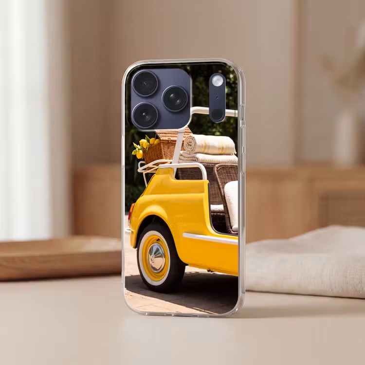 Auto - Picknick - Zomer - Geel Telefoonhoesje iPhone 17 Pro klein -sfeer2