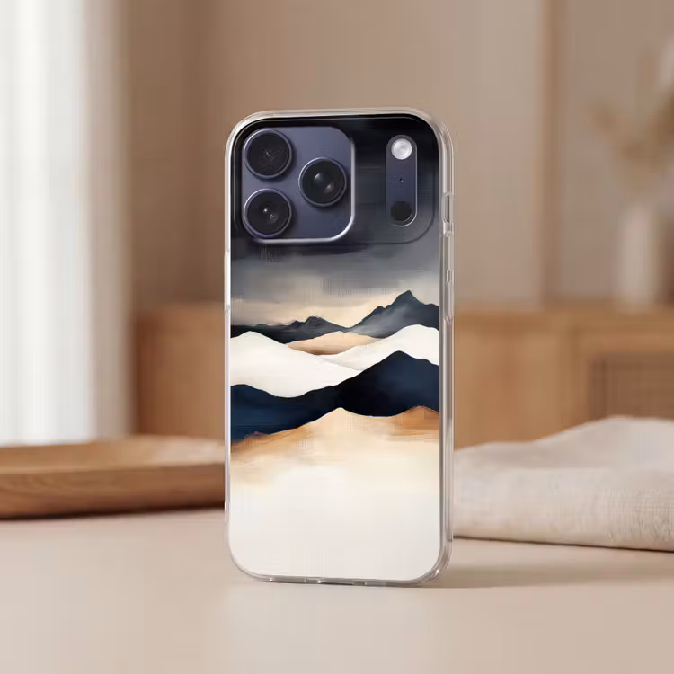 Bergen - Donkerblauw - Landschap Telefoonhoesje iPhone 17 Pro klein -sfeer2