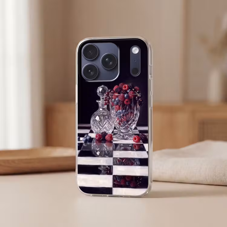 Telefoonhoesje - Bessen - Kristal - Stilleven - Bessen - Kristal - Stilleven Telefoonhoesje iPhone 17 Pro klein